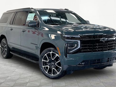 New 2026 Chevrolet Suburban RST w/ Comfort Package AWD/4WD image 2