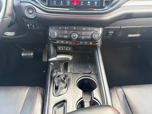 Used 2025 Dodge Durango GT AWD/4WD image 18