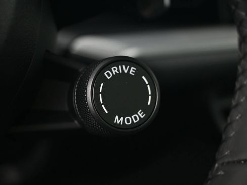 Used 2026 Porsche Cayenne AWD/4WD image 23