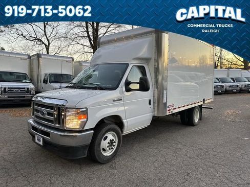 New 2025 Ford E-350 and Econoline 350 Super Duty RWD image 4