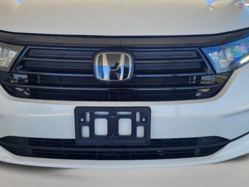Used 2024 Honda Odyssey Sport image 4