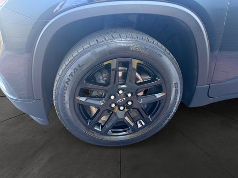 Used 2021 Chevrolet Traverse LS w/ LPO, Blackout Package AWD/4WD image 9