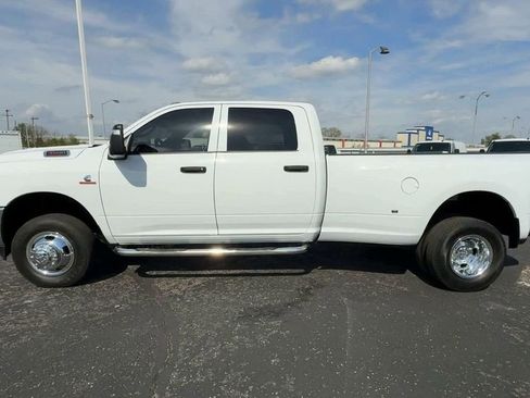 Used 2024 RAM 3500 Tradesman w/ Chrome Appearance Group AWD/4WD image 5
