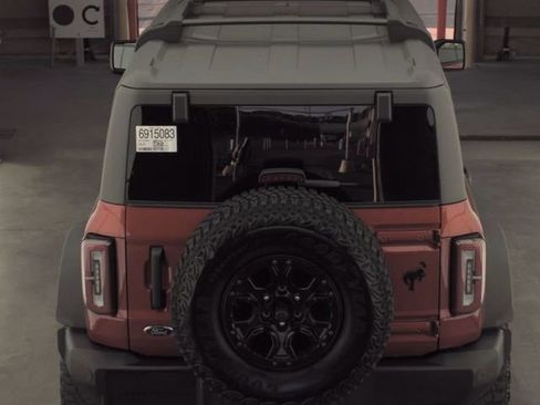 Used 2023 Ford Bronco Wildtrak image 6