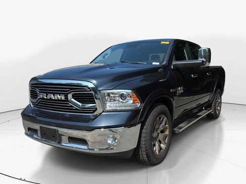 Used 2019 RAM 1500 Laramie w/ Convenience Group AWD/4WD image 9