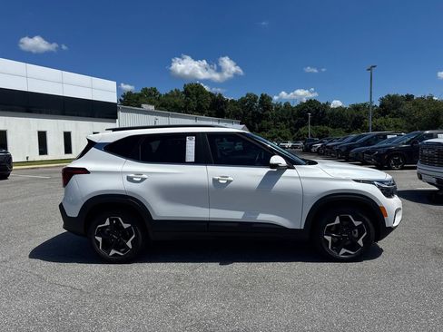 New 2025 Kia Seltos EX image 2