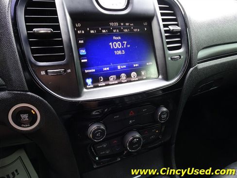 Used 2015 Chrysler 300 S AWD/4WD image 19