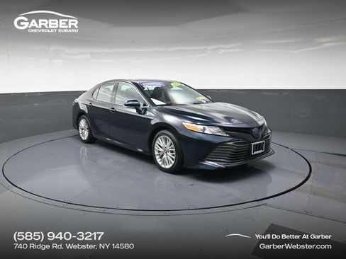 Used 2020 Toyota Camry XLE image 1