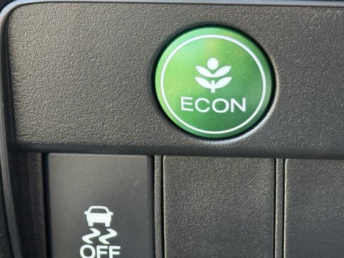 Used 2017 Honda Accord Sport Special Edition image 11