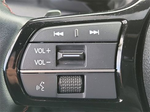 Used 2025 Honda Pilot Black Edition image 8