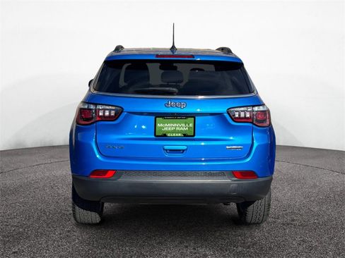 Used 2022 Jeep Compass Latitude image 4