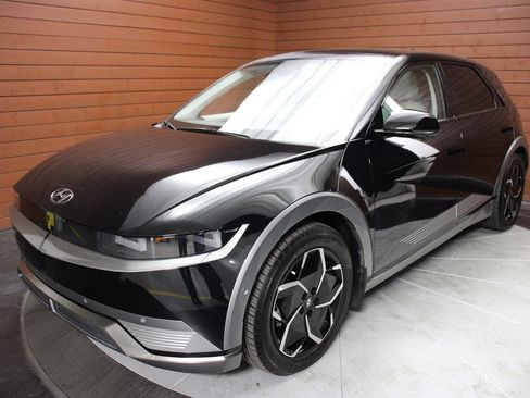 Used 2024 Hyundai Ioniq 5 Limited image 25