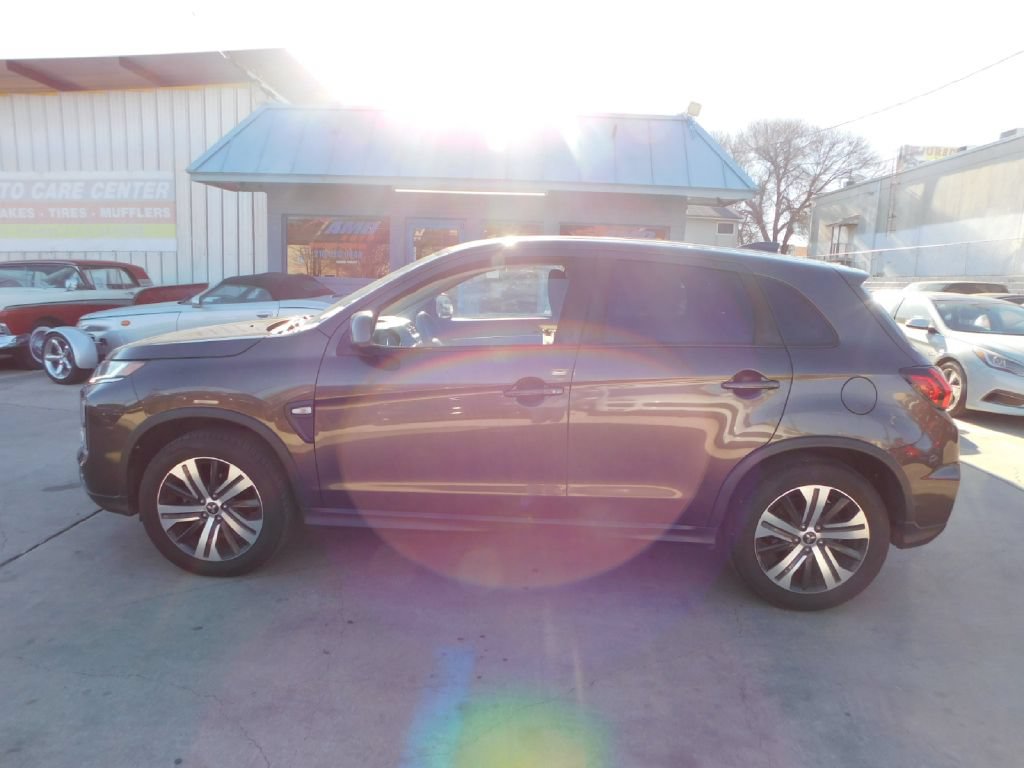 Used 2020 Mitsubishi Outlander Sport ES FWD image 4