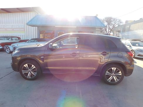 Used 2020 Mitsubishi Outlander Sport ES image 4