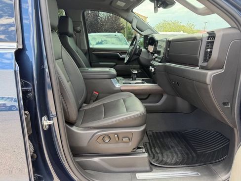 Used 2022 GMC Sierra 1500 SLT w/ SLT Convenience Package AWD/4WD image 28