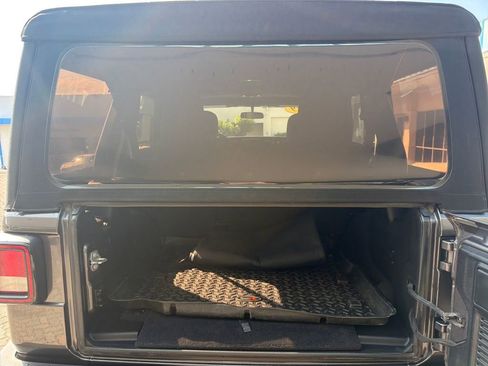 Used 2019 Jeep Wrangler Unlimited Sport S image 17