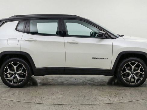 Used 2025 Jeep Compass Limited AWD/4WD image 11
