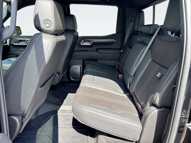 Used 2022 Chevrolet Silverado 1500 High Country w/ High Country Premium Package AWD/4WD image 23