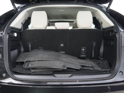 Certified 2024 MAZDA CX-90 Plug-In Hybrid w/ Preferred AWD/4WD image 17