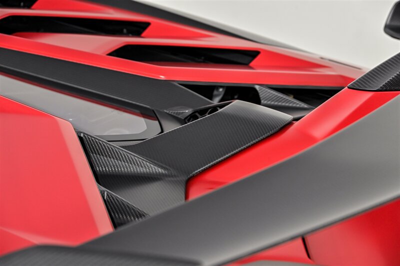 Used 2019 Lamborghini Aventador SVJ AWD/4WD image 18