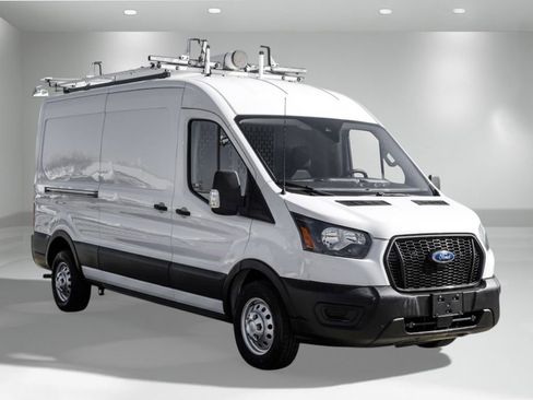 Used 2023 Ford Transit 250 Medium Roof AWD image 5