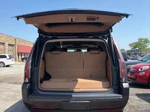 Used 2015 Cadillac Escalade Platinum AWD/4WD image 35