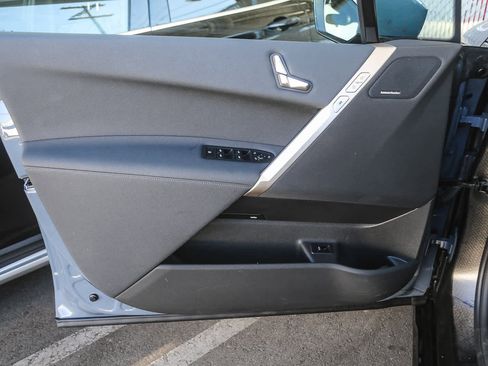 Used 2025 BMW iX xDrive50 image 17