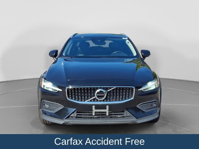Used 2021 Volvo V60 T5 Cross Country AWD/4WD image 3