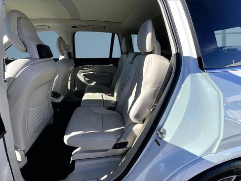 Used 2018 Volvo XC90 T6 Momentum w/ Convenience Package image 27