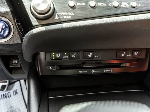 Used 2022 Lexus ES 300h F Sport w/ Accessory Package 2 FWD image 9