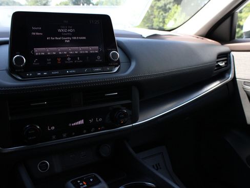 Used 2023 Nissan Rogue SV AWD/4WD image 37