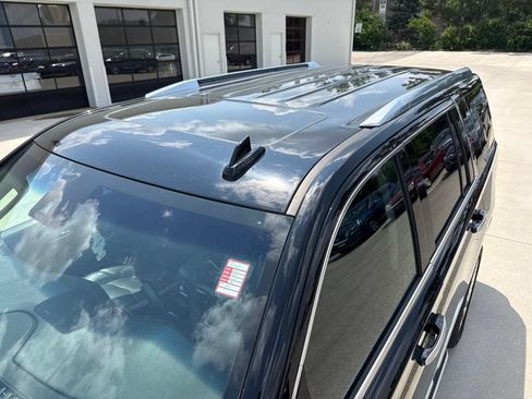 Used 2019 Cadillac Escalade Luxury AWD/4WD image 4