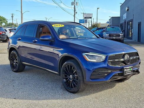 Used 2021 Mercedes-Benz GLC 300 4MATIC image 3