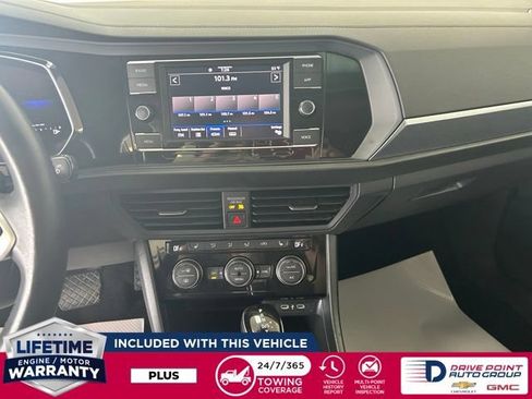 Used 2024 Volkswagen Jetta SE FWD image 20