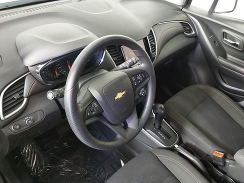 Used 2020 Chevrolet Trax LS w/ Tint and Cruise Package FWD image 10