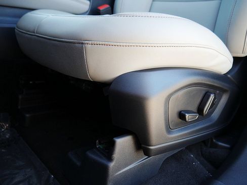 New 2026 Ford Explorer Active w/ Active Comfort Package AWD/4WD image 12