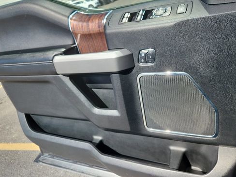 Used 2017 Ford F250 Platinum w/ Platinum Ultimate Package image 9