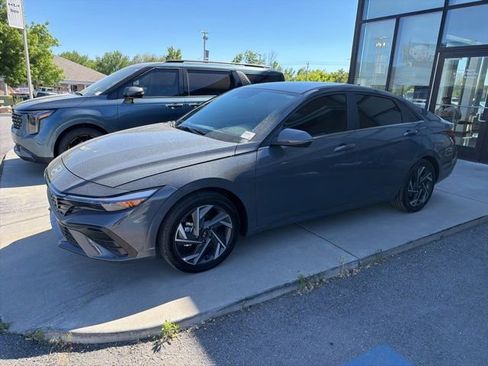 Used 2026 Hyundai Elantra Limited w/ Cargo Package FWD image 2