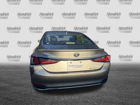 Used 2019 Lexus ES 300h w/ Premium Package FWD image 8
