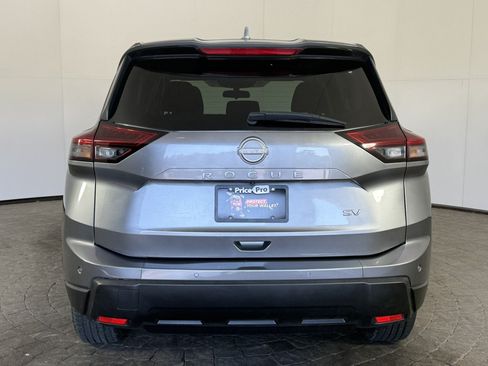 Used 2024 Nissan Rogue SV FWD image 6