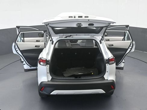 Used 2026 Toyota Corolla Cross L FWD image 65