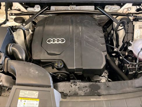 Used 2023 Audi Q5 Premium w/ Convenience Package image 29