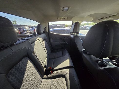 Used 2015 Chevrolet Colorado Z71 image 4