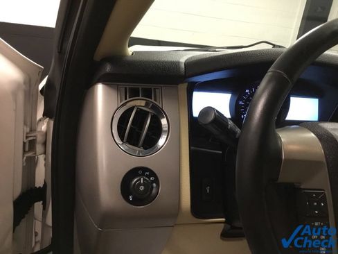 Used 2017 Ford Expedition Limited w/ Equipment Group 301A AWD/4WD image 23