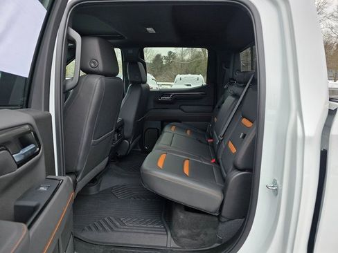 Used 2022 GMC Sierra 1500 AT4 w/ AT4 Premium Package image 19