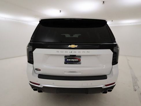 Used 2025 Chevrolet Suburban High Country image 4