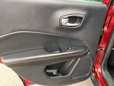 Used 2021 Jeep Compass Latitude FWD image 37