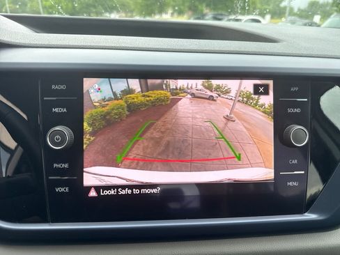 Used 2022 Volkswagen Taos SE w/ IQ.Drive SE Package FWD image 15