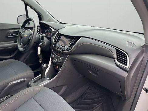 Used 2020 Chevrolet Trax LS w/ Tint and Cruise Package image 14