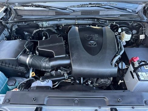 Used 2021 Toyota Tacoma TRD Sport w/ Technology Package RWD image 34